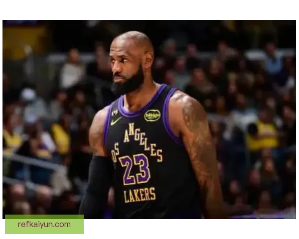 詹姆斯技术特点在场上持续提升，表现稳健对球队贡献显著